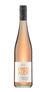 Einmal ans Meer, bitte! Kein Problem für unseren Merlot Rosé! Die feine Frucht, die spielende Säure und die schöne Frische versetzen einen direkt in Urlaubsstimmung. Fast kann man das Meeresrauschen hören....