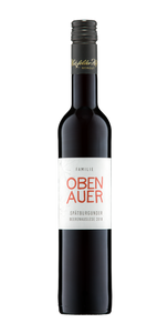 Spätburgunder Beerenauslese - Diese Beerenauslese zeigt sich in einem räftigen Dunkelrot, einem Duft nach etwas an Kirsche und Brombeere erinnernd und Aromen von Tabak, Eichenholz und Leder. Ergänzend zum Beerenaroma noch Vanille und Röstaromen. Wunderbar samtig im Abgang. Ein harmonischer Wein zu schokoladigen Desserts oder einfach ohne Dessert.